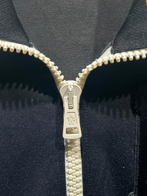 MONCLER（モンクレール）MONCLER (モンクレール) トラックジャケット/D20918423100 8299W ブラック サイズ:XLの古着・服飾アイテム