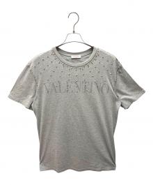 VALENTINO（ヴァレンティノ）の古着「ラインストーンスタッズロゴTシャツ」｜ライトグレー