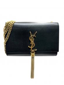 Saint Laurent Paris（サンローランパリ）の古着「ミディアム スムースカーフ クラシック モノグラム ケイト タッセル ショルダーバッグ」｜ブラック
