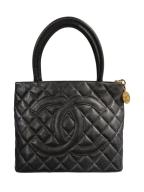 CHANELシャネル）の古着「復刻トートバッグ」｜ブラック