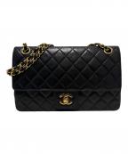 CHANELシャネル）の古着「Wフラップチェーンショルダーバッグ」｜ブラック