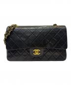 CHANELシャネル）の古着「Wフラップマトラッセ25」｜ブラック