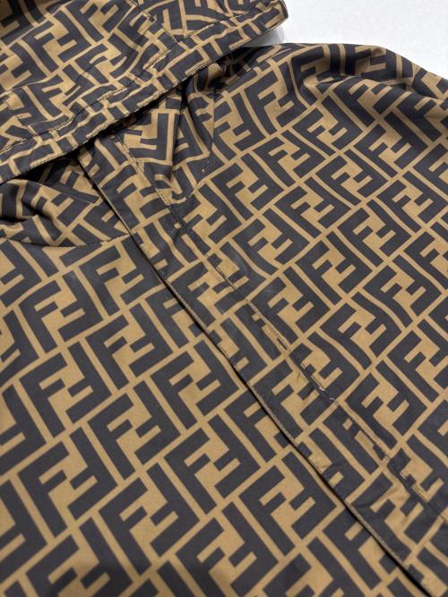 FENDI（フェンディ）FENDI (フェンディ) ズッカ柄ナイロンパーカー ブラウン サイズ:46の古着・服飾アイテム
