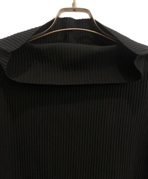 me ISSEY MIYAKE（ミーイッセイ ミヤケ）me ISSEY MIYAKE (ミーイッセイ ミヤケ) プリーツカットソー ブラック サイズ:-の古着・服飾アイテム