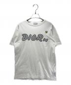 Diorディオール）の古着「KAWS ロゴ BEE刺繍Tシャツ」｜ホワイト