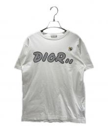 Dior（ディオール）の古着「KAWS ロゴ BEE刺繍Tシャツ」｜ホワイト
