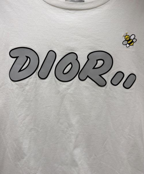 Dior（ディオール）Dior (ディオール) KAWS ロゴ BEE刺繍Tシャツ ホワイト サイズ:XXSの古着・服飾アイテム
