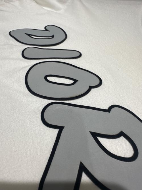 Dior（ディオール）Dior (ディオール) KAWS ロゴ BEE刺繍Tシャツ ホワイト サイズ:XXSの古着・服飾アイテム