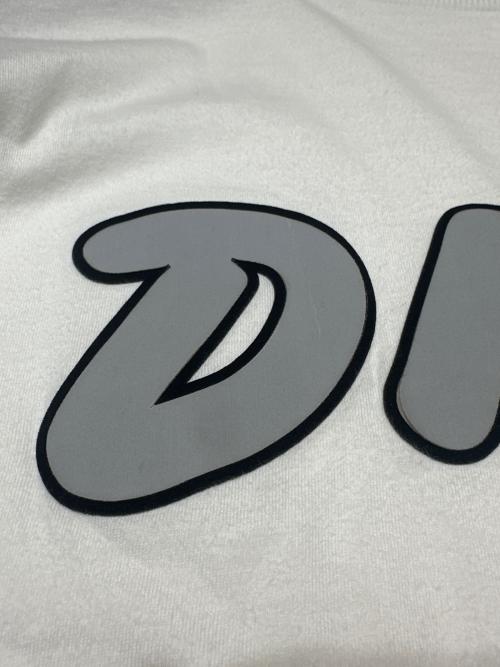 Dior（ディオール）Dior (ディオール) KAWS ロゴ BEE刺繍Tシャツ ホワイト サイズ:XXSの古着・服飾アイテム