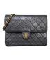 CHANEL（シャネル）の古着「プッシュロックチェーンショルダーバッグ」｜ブラック