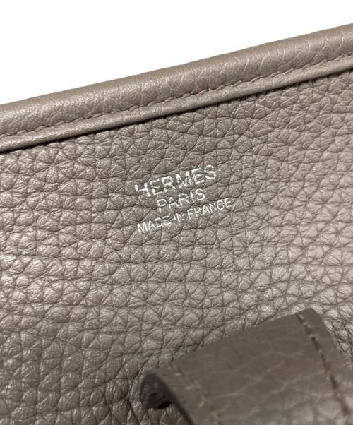 HERMES（エルメス）HERMES (エルメス) エブリン3 PM/トリヨンクレマンス/C刻印/エタン/Evelyne III PM Clemence Leather Etain Shoulder Bag エタン サイズ:PMの古着・服飾アイテム