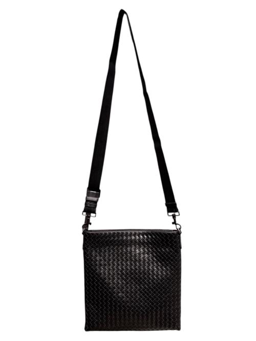 BOTTEGA VENETA（ボッテガベネタ）BOTTEGA VENETA (ボッテガベネタ) イントレチャートショルダーバッグ ブラックの古着・服飾アイテム