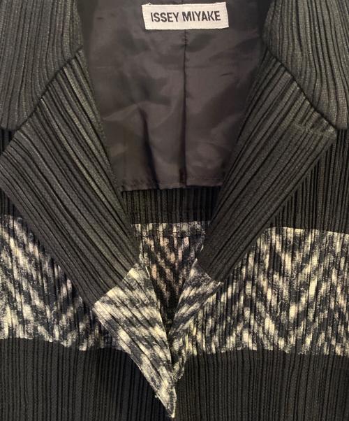 ISSEY MIYAKE（イッセイミヤケ）ISSEY MIYAKE (イッセイミヤケ) 切替プリーツジャケット ブラック サイズ:Mの古着・服飾アイテム