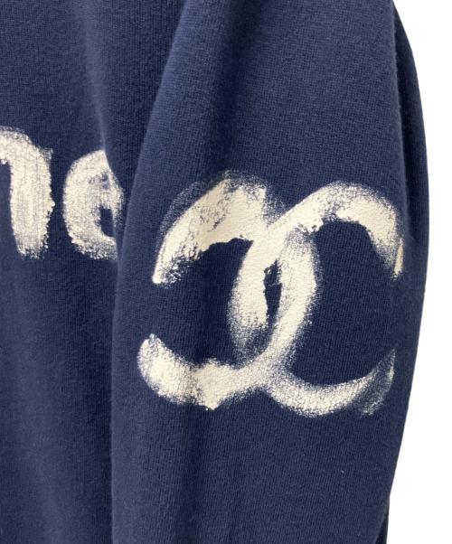 CHANEL（シャネル）CHANEL (シャネル) ペイントロゴパーカー ネイビー サイズ:Mの古着・服飾アイテム