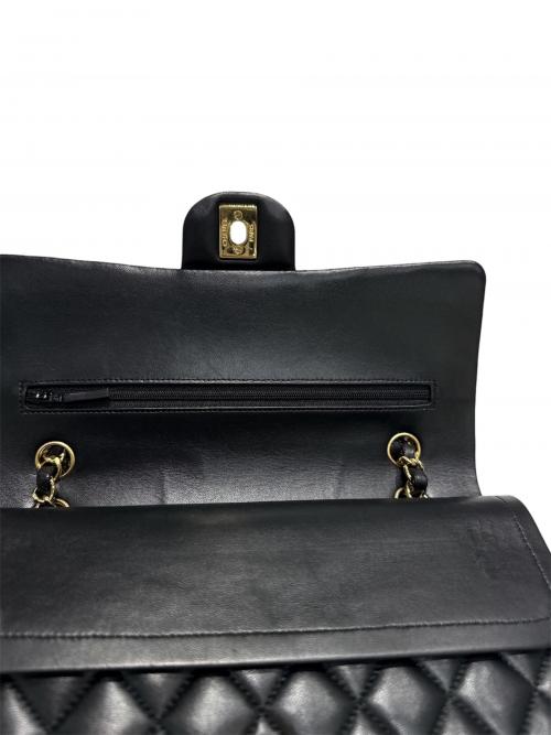 CHANEL（シャネル）CHANEL (シャネル) マトラッセ25/Wフラップチェーンショルダーバッグ ブラック×ゴールド金具 サイズ:25の古着・服飾アイテム