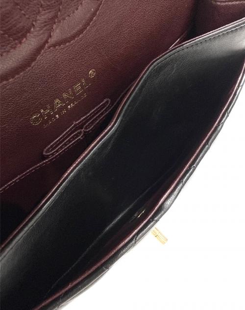CHANEL（シャネル）CHANEL (シャネル) マトラッセ25/Wフラップチェーンショルダーバッグ ブラック×ゴールド金具 サイズ:25の古着・服飾アイテム