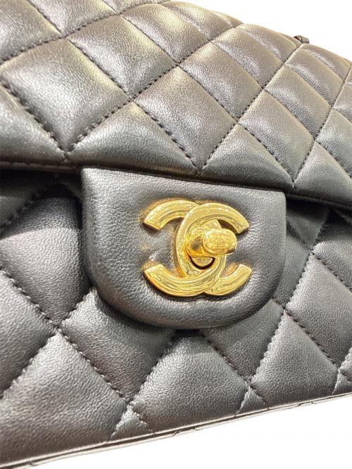 CHANEL（シャネル）CHANEL (シャネル) マトラッセ25/Wフラップチェーンショルダーバッグ ブラック×ゴールド金具 サイズ:25の古着・服飾アイテム