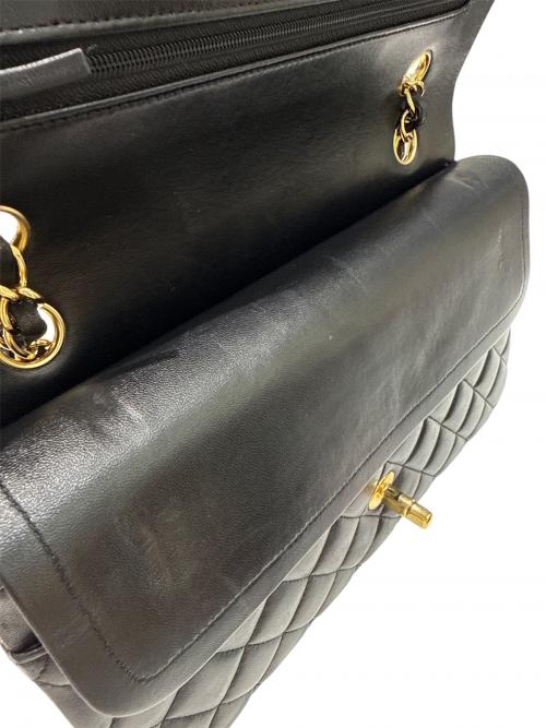 CHANEL（シャネル）CHANEL (シャネル) マトラッセ25/Wフラップチェーンショルダーバッグ ブラック×ゴールド金具 サイズ:25の古着・服飾アイテム