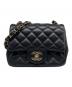 CHANEL（シャネル）の古着「Mini Classic Flap Bag ミニマトラッセ」｜ブラック