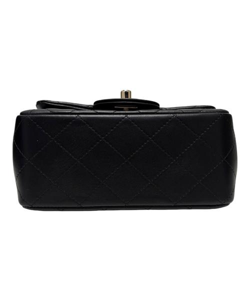 CHANEL（シャネル）CHANEL (シャネル) シングルフラップチェーンショルダーバッグ ブラック×ゴールド金具 サイズ:ミニ/mini/16cmの古着・服飾アイテム