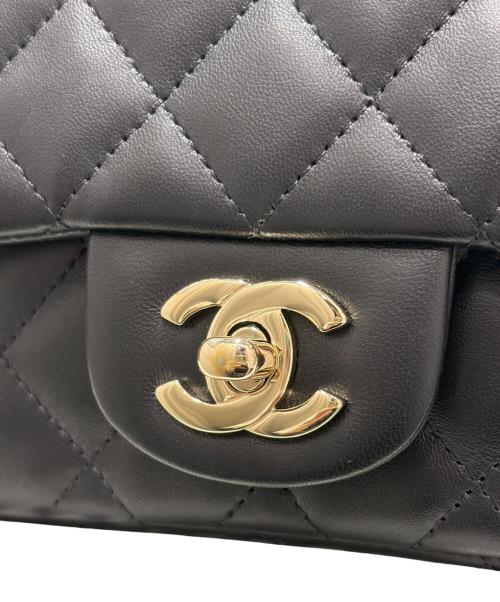 CHANEL（シャネル）CHANEL (シャネル) シングルフラップチェーンショルダーバッグ ブラック×ゴールド金具 サイズ:ミニ/mini/16cmの古着・服飾アイテム