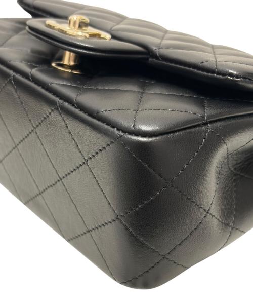 CHANEL（シャネル）CHANEL (シャネル) シングルフラップチェーンショルダーバッグ ブラック×ゴールド金具 サイズ:ミニ/mini/16cmの古着・服飾アイテム