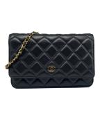 CHANELシャネル）の古着「マトラッセ チェーンウォレット」｜ブラック