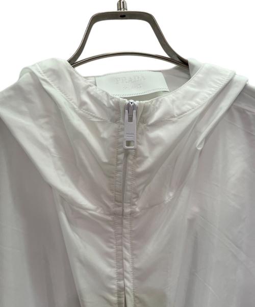 PRADA（プラダ）PRADA (プラダ) トライアングルロゴ ジップアップブルゾン/PRADA Triangle Logo Zip-Up Blouson ホワイト サイズ:XLの古着・服飾アイテム
