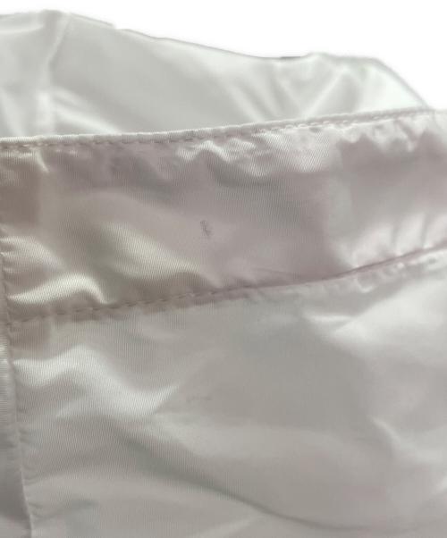 PRADA（プラダ）PRADA (プラダ) トライアングルロゴ ジップアップブルゾン/PRADA Triangle Logo Zip-Up Blouson ホワイト サイズ:XLの古着・服飾アイテム
