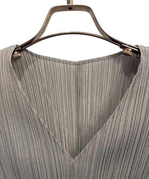 PLEATS PLEASE（プリーツプリーズ）PLEATS PLEASE (プリーツプリーズ) プリーツカットソー グレー サイズ:3の古着・服飾アイテム