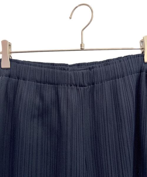 PLEATS PLEASE（プリーツプリーズ）PLEATS PLEASE (プリーツプリーズ) クロップ丈・ハーフパンツ ネイビー サイズ:4の古着・服飾アイテム
