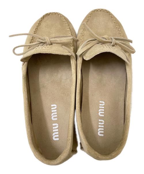 MIU MIU（ミュウミュウ）MIU MIU (ミュウミュウ) スエードローファー ベージュ サイズ:38 1/2の古着・服飾アイテム