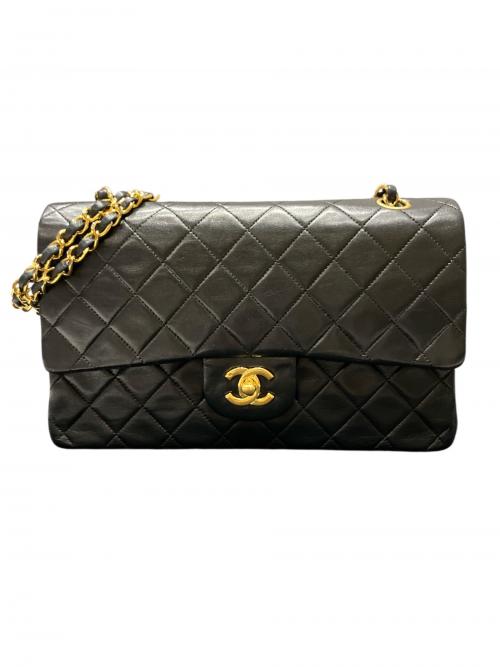 CHANEL（シャネル）CHANEL (シャネル) マトラッセ25/Wフラップチェーンショルダーバッグ ブラック×ゴールド金具 サイズ:25の古着・服飾アイテム