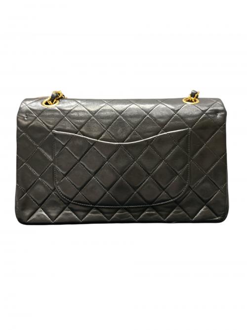 CHANEL（シャネル）CHANEL (シャネル) マトラッセ25/Wフラップチェーンショルダーバッグ ブラック×ゴールド金具 サイズ:25の古着・服飾アイテム