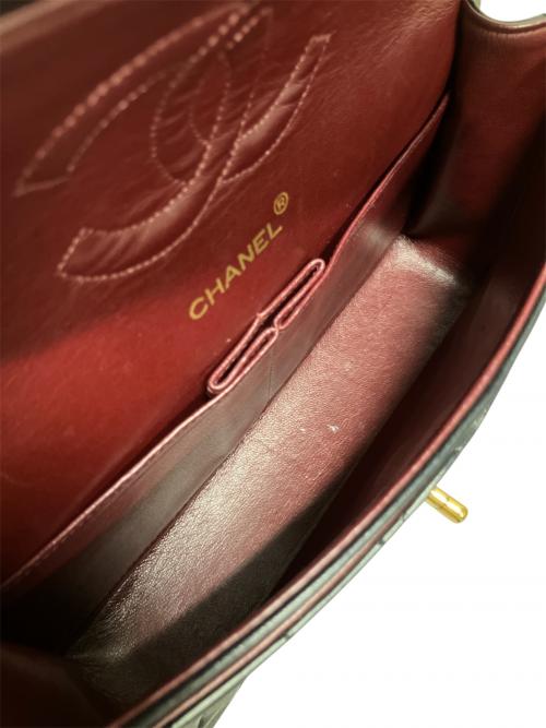 CHANEL（シャネル）CHANEL (シャネル) マトラッセ25/Wフラップチェーンショルダーバッグ ブラック×ゴールド金具 サイズ:25の古着・服飾アイテム