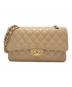 CHANEL（シャネル）の古着「Wフラップチェーンショルダーバッグ/マトラッセ25/Medium Classic Flap Bag 」｜ベージュ