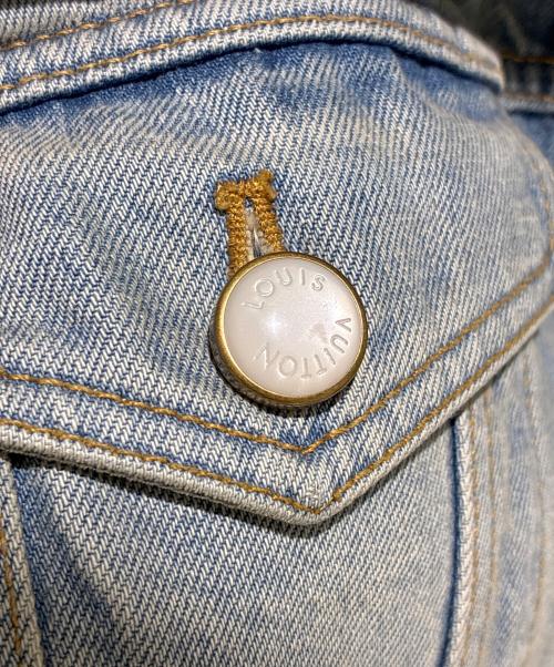 LOUIS VUITTON（ルイ ヴィトン）LOUIS VUITTON (ルイ ヴィトン) ウォッシュ加工 パールボタンデニムジャケット スカイブルー サイズ:48の古着・服飾アイテム