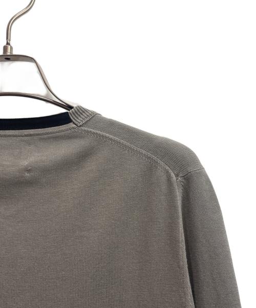 STONE ISLAND（ストーンアイランド）STONE ISLAND (ストーンアイランド) VネックTシャツ グレー サイズ:Sの古着・服飾アイテム