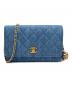 CHANEL（シャネル）の古着「タイムレスクラシック/マトラッセデニムチェーンショルダーウォレット」｜ブルー