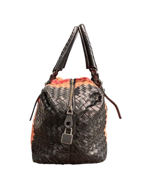 BOTTEGA VENETA（ボッテガベネタ）BOTTEGA VENETA (ボッテガベネタ) イントレチャートハンドバッグ ブラック×ピンクの古着・服飾アイテム
