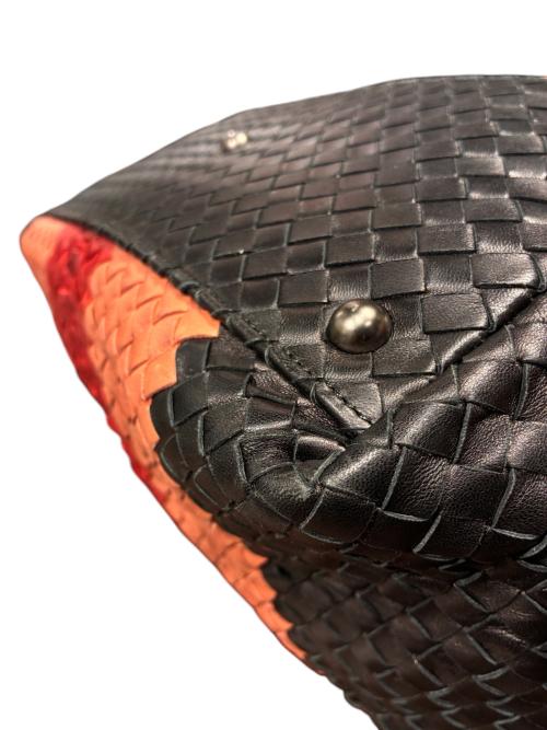 BOTTEGA VENETA（ボッテガベネタ）BOTTEGA VENETA (ボッテガベネタ) イントレチャートハンドバッグ ブラック×ピンクの古着・服飾アイテム