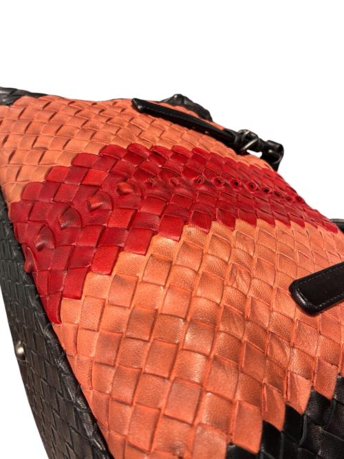 BOTTEGA VENETA（ボッテガベネタ）BOTTEGA VENETA (ボッテガベネタ) イントレチャートハンドバッグ ブラック×ピンクの古着・服飾アイテム