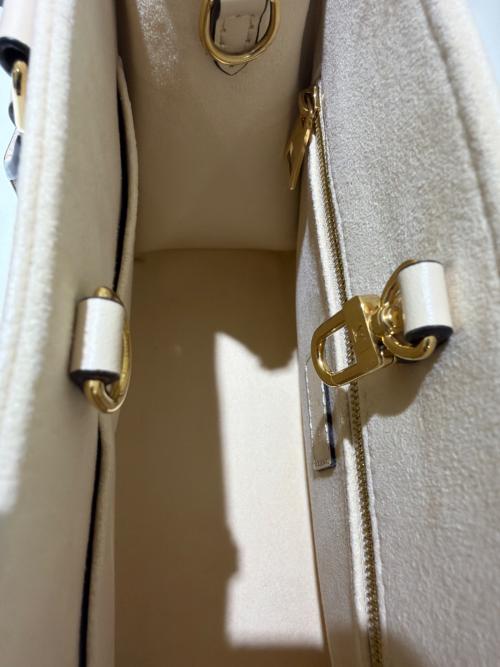 LOUIS VUITTON（ルイ ヴィトン）LOUIS VUITTON (ルイ ヴィトン) OnTheGo PM/オンザゴーPM/M46569 サイズ:PMの古着・服飾アイテム