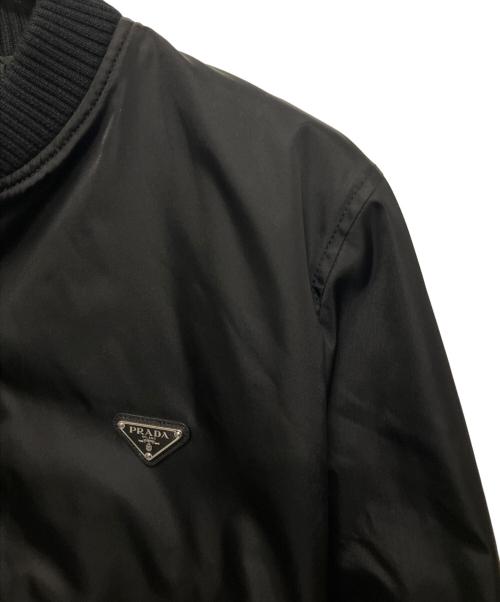PRADA（プラダ）PRADA (プラダ) Re-Nylon トライアングルロゴプレートライト ボンバージャケット ブラック サイズ:54の古着・服飾アイテム