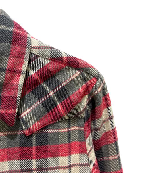 CHROME HEARTS（クロムハーツ）CHROME HEARTS (クロムハーツ) LOOSE ENDS L/S｜スターボタン クロスレザーパッチシャツ レッド×アイボリー×グレー サイズ:SMの古着・服飾アイテム