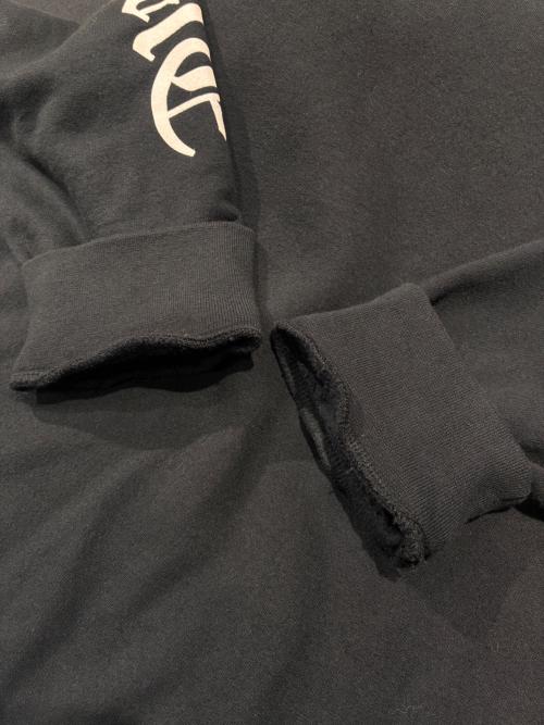 CHROME HEARTS（クロムハーツ）CHROME HEARTS (クロムハーツ) SWTSHRT PLVR/ネックアームロゴプリントスウェット ブラック サイズ:Mの古着・服飾アイテム