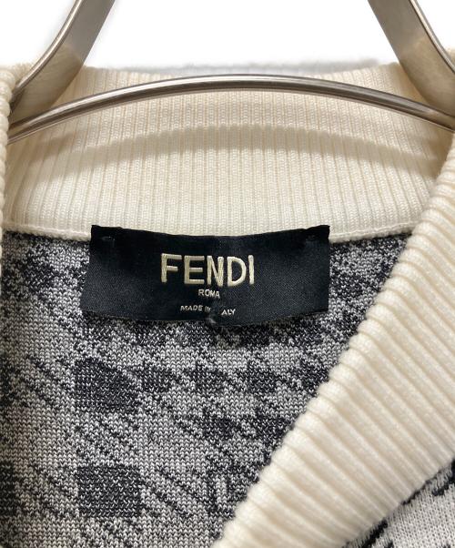FENDI（フェンディ）FENDI (フェンディ) ロゴバイアスニット ホワイト×ブラック サイズ:46の古着・服飾アイテム