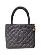 CHANELシャネル）の古着「復刻トートバッグ」｜ブラック