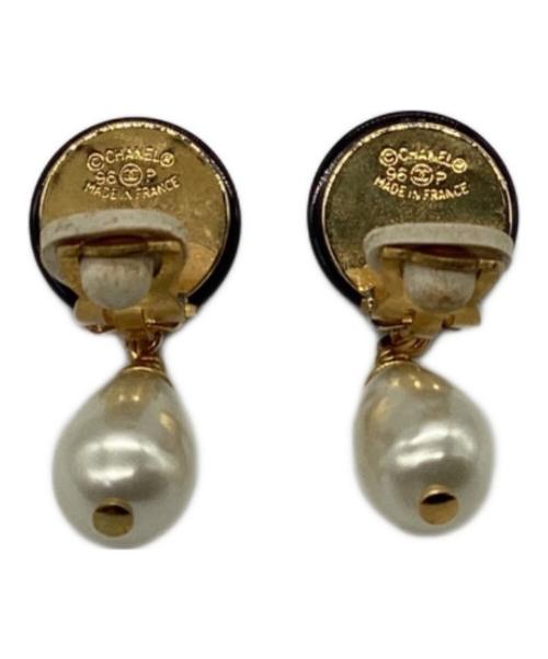 CHANEL（シャネル）CHANEL (シャネル) パールイヤリング ブラックの古着・服飾アイテム