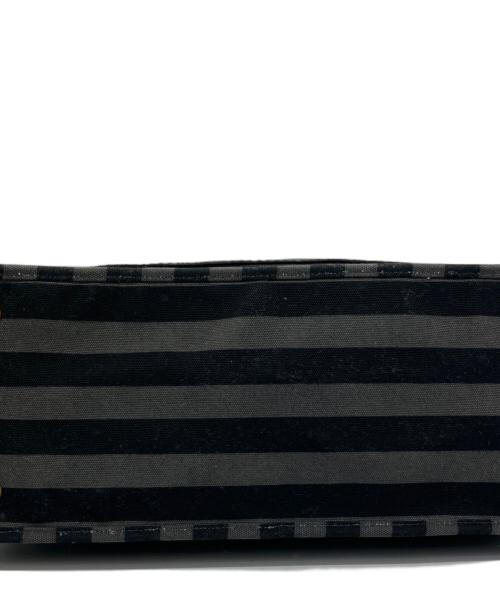 PRADA（プラダ）PRADA (プラダ) 2WAYキャンバスバッグ カナパキャンバス ボーダー ブラック×グレーの古着・服飾アイテム